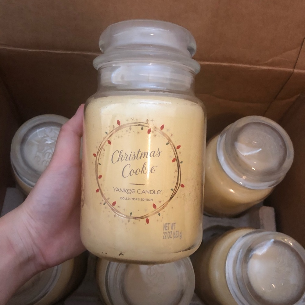 Yankee Large Jar Candle 22oz —Christmas cookie